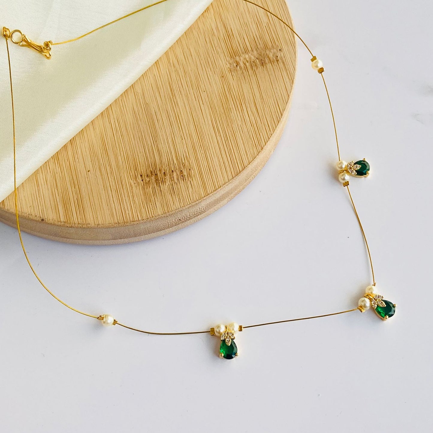 Emerald Abha Invisible Chain Choker Necklace