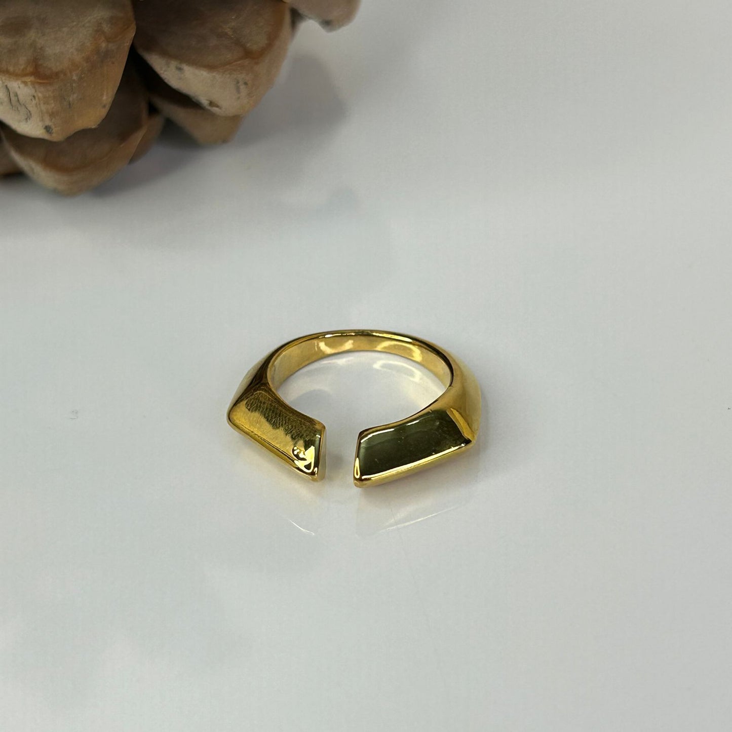 Veloura Ring