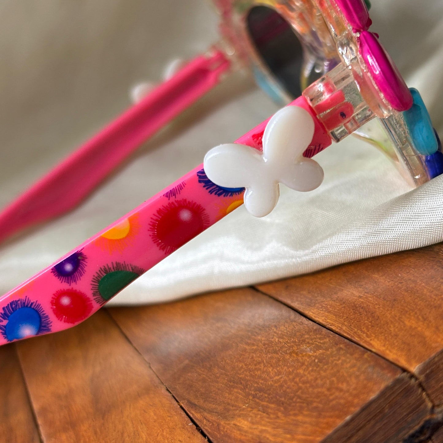Poppy Quirky Sunglasses (Kids size)