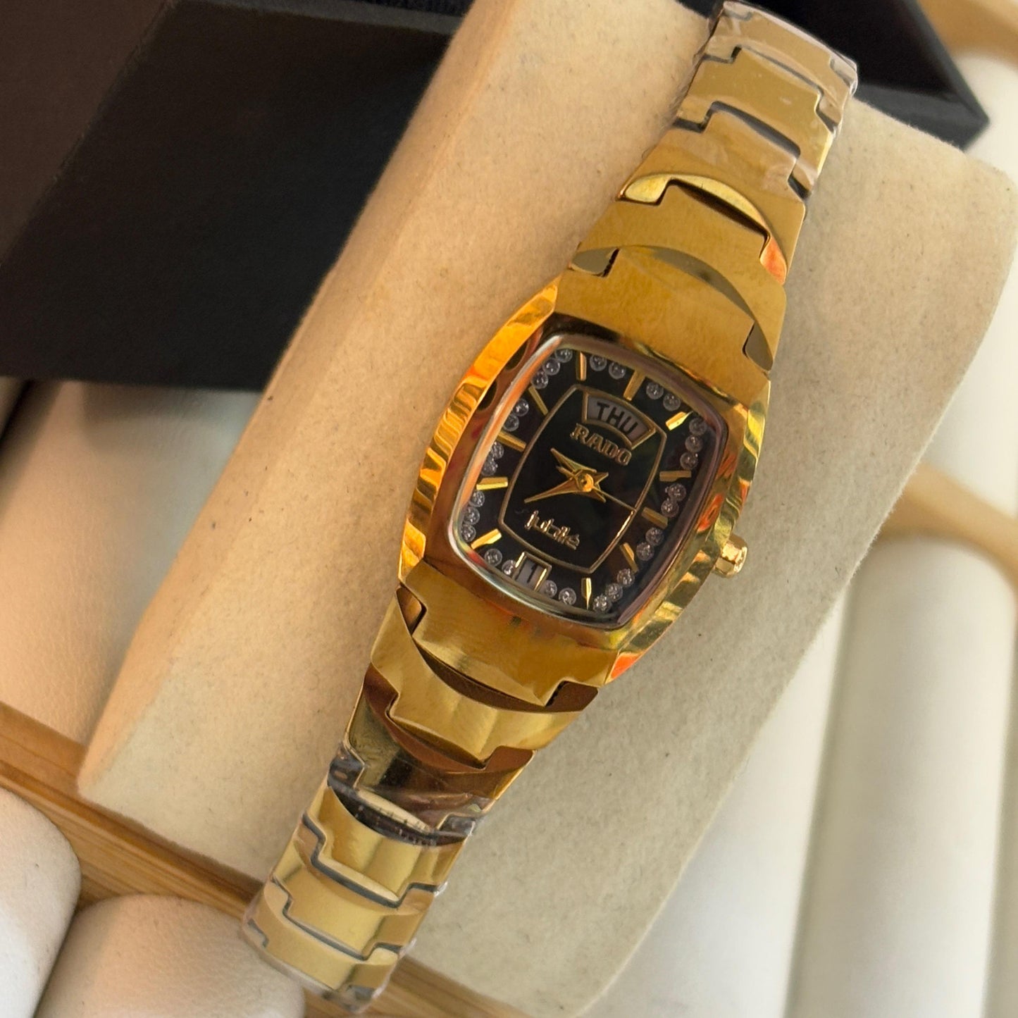 Rado Luxe Minimal Watch