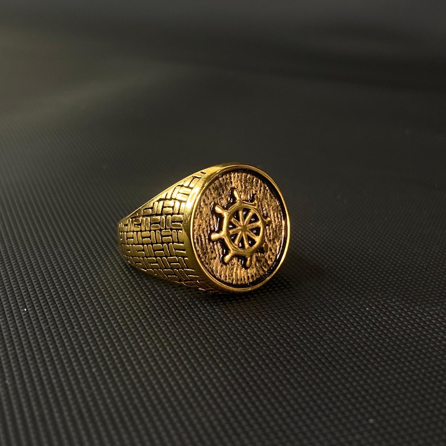 Anchor Gold Ring