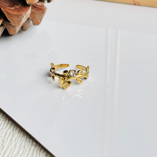 Nysa 18K Ring •