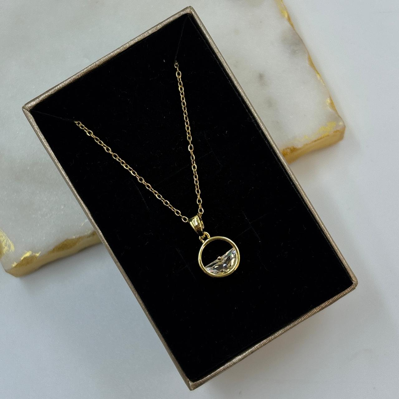 Dainty Luna Necklace ( Gold )