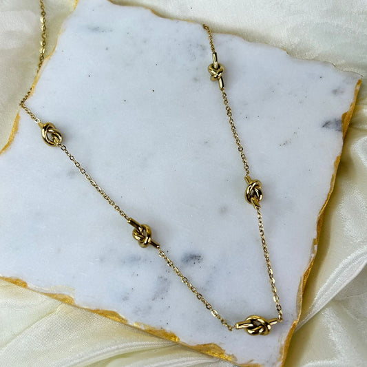 Knottica necklace