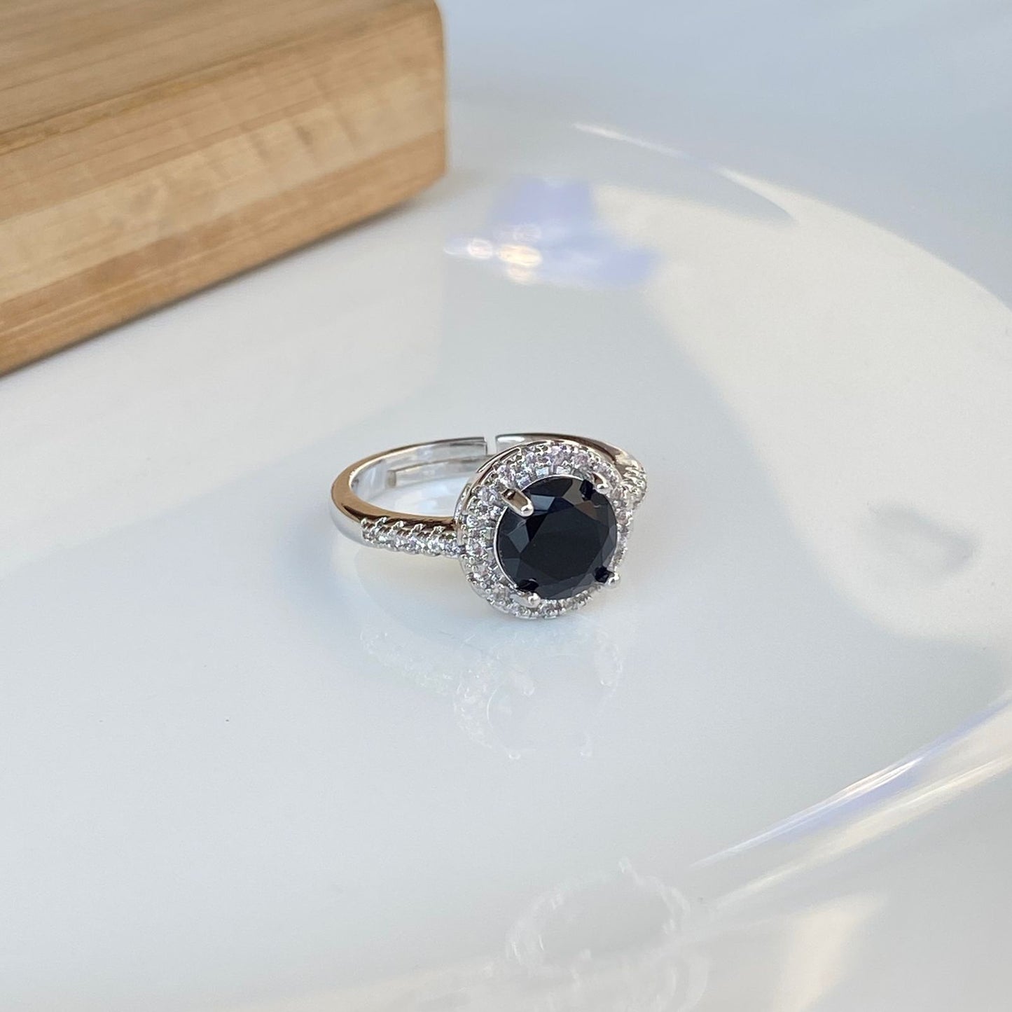 Black Round Solitaire Ring (B2G3)