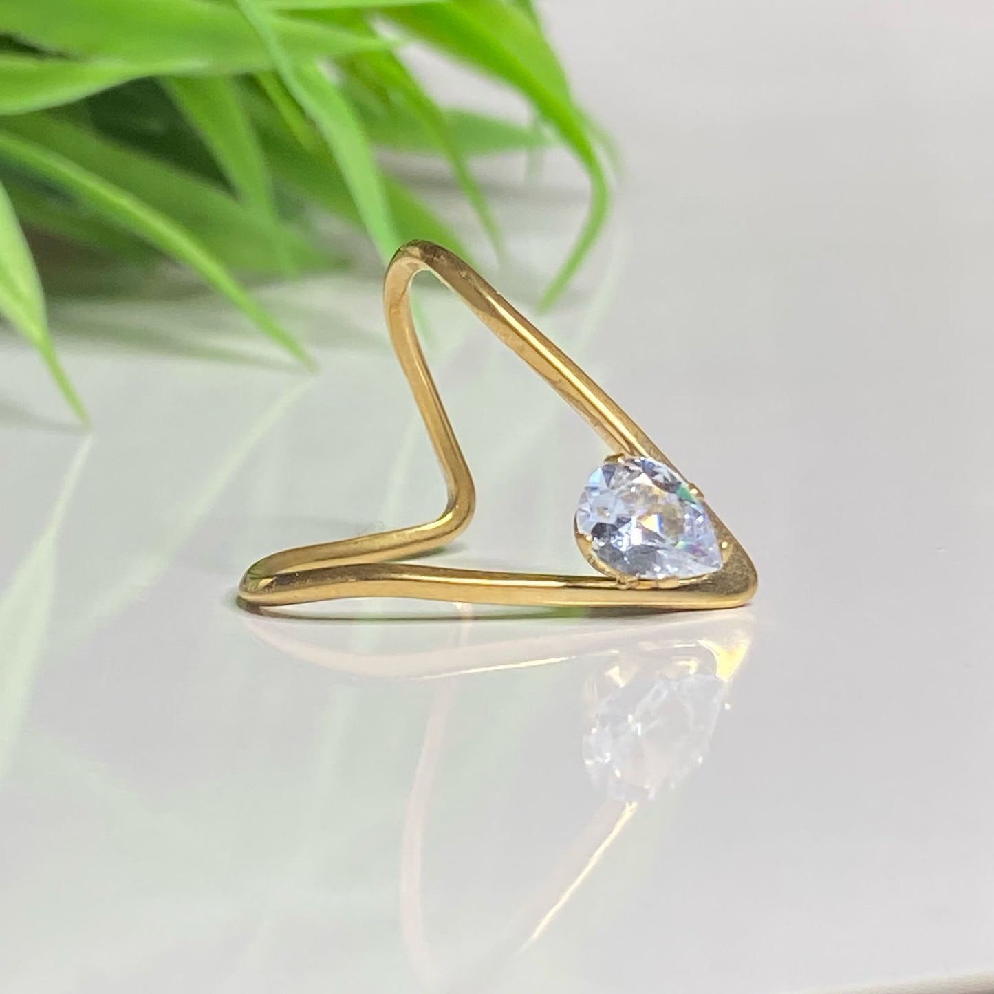 V Vanki Solitaire Ring