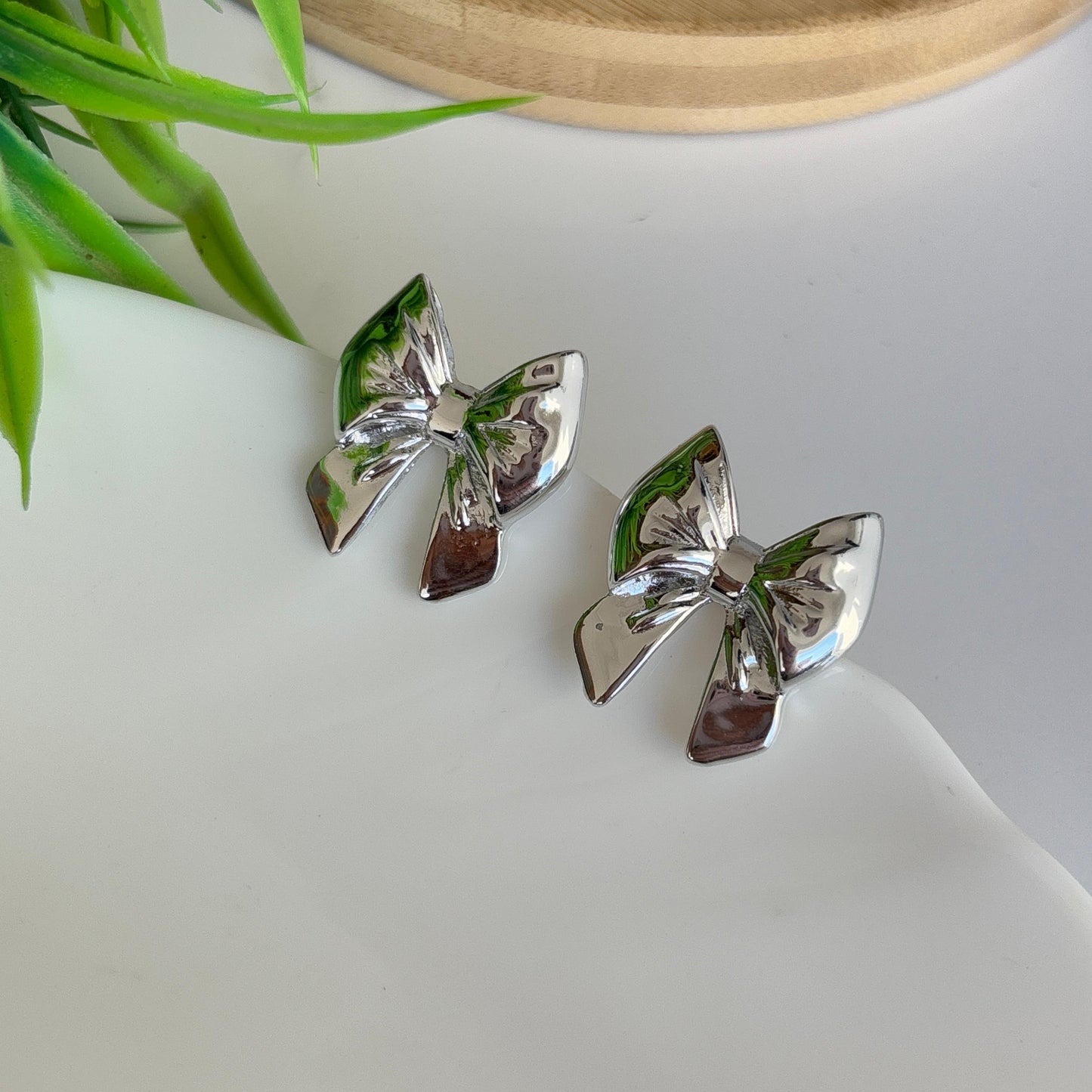 Bow Clutch Silver Earrings
