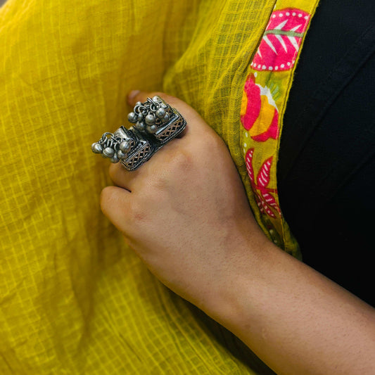 Choksi 2 Fingers Ring