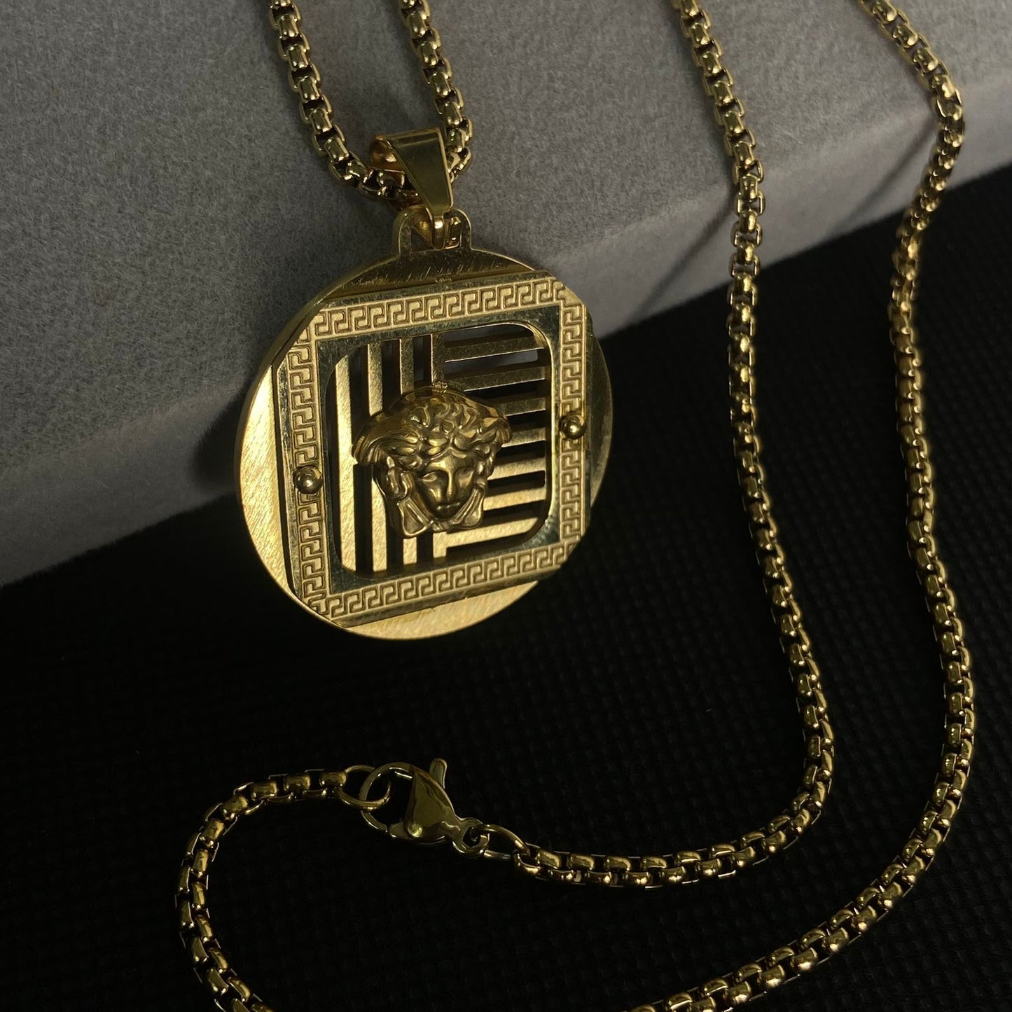Round Sace Premium Men's Pendant Chain