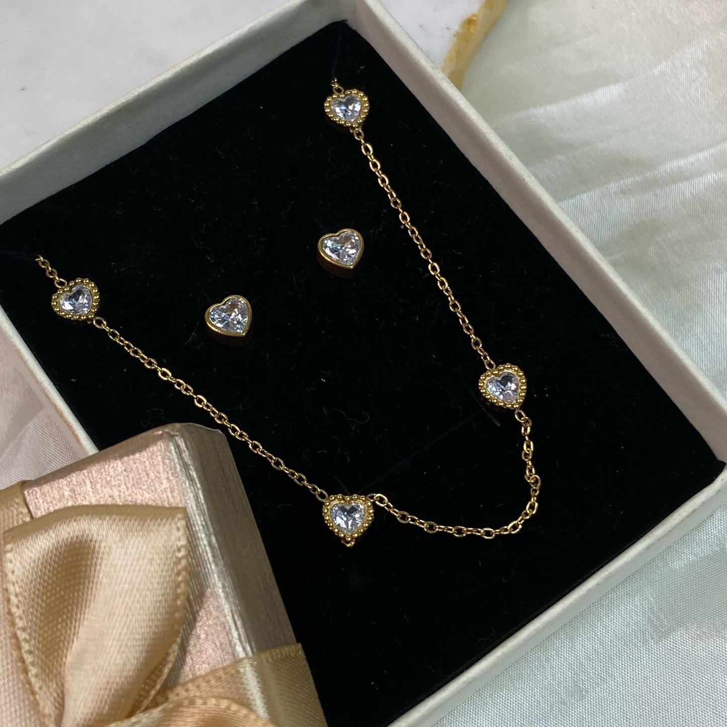 Heartiful Jewelry Set ( Necklace+ Earrings)