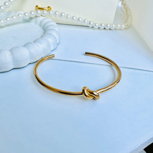 Classic Knot Adjustable 18K Bracelet