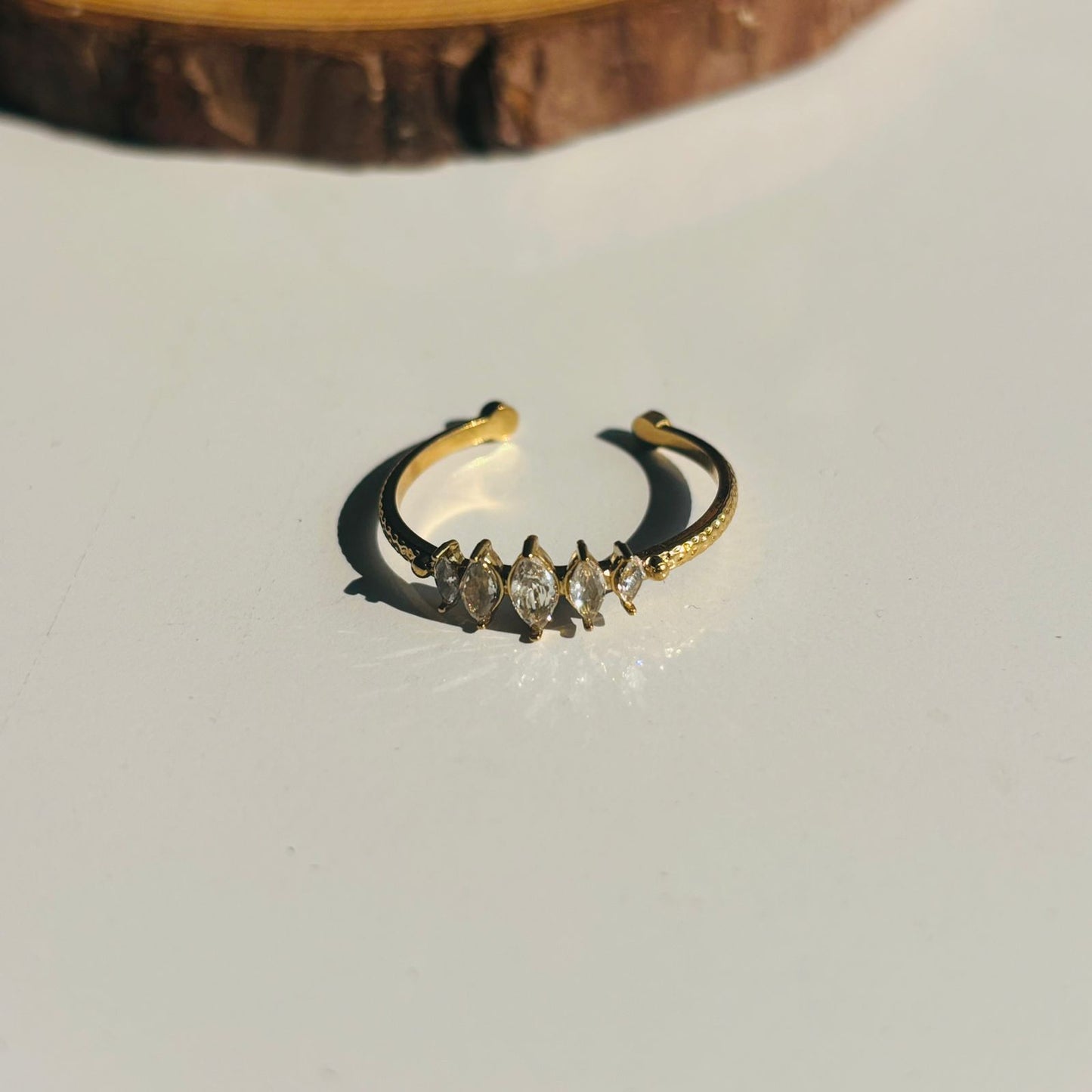 Amanda Ring •