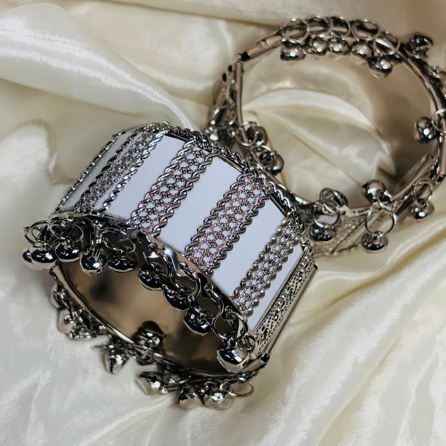 Noor Openable Oxidise Bracelets