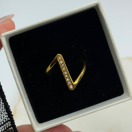 Dainty Z Ring