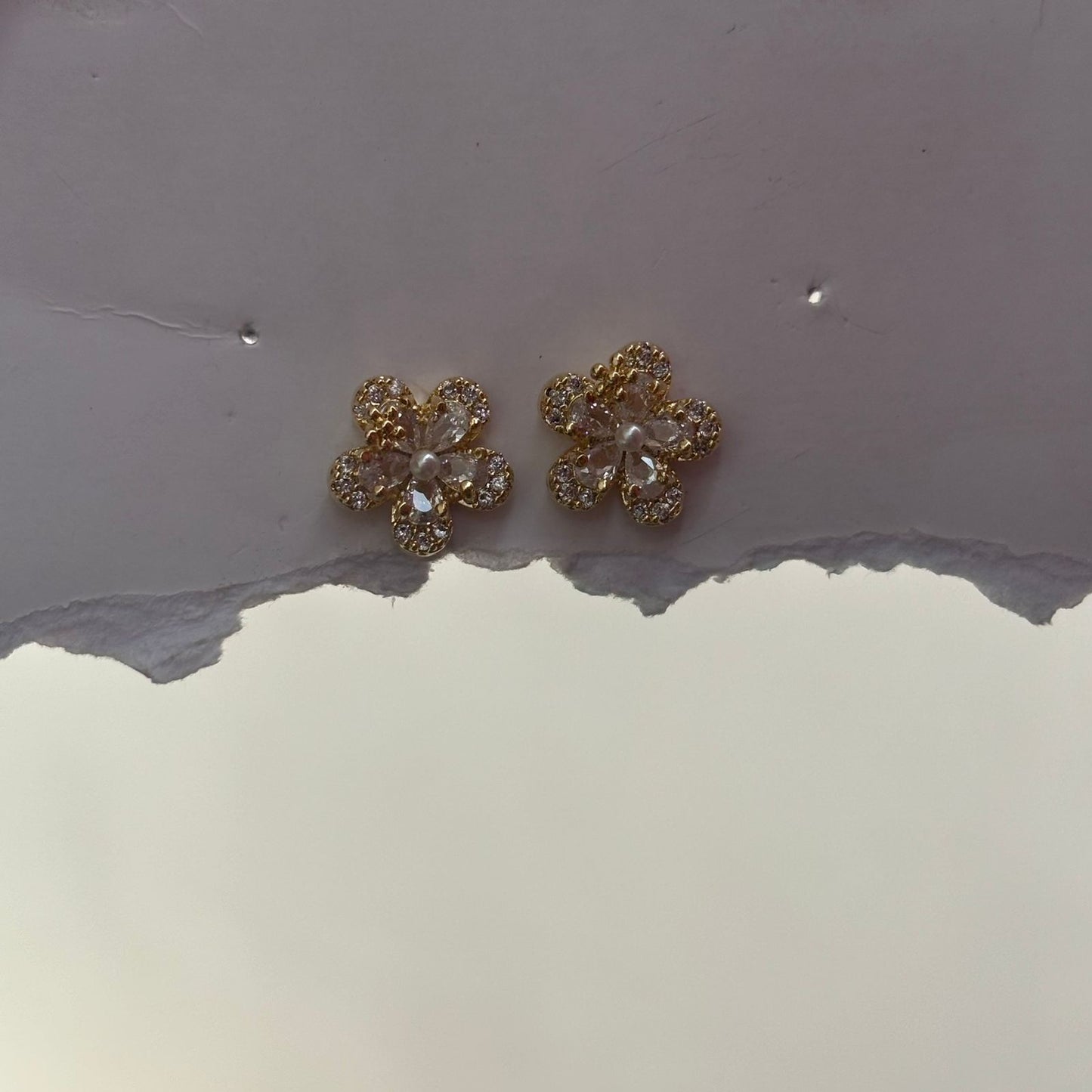 Studded Florista Pearl Earrings