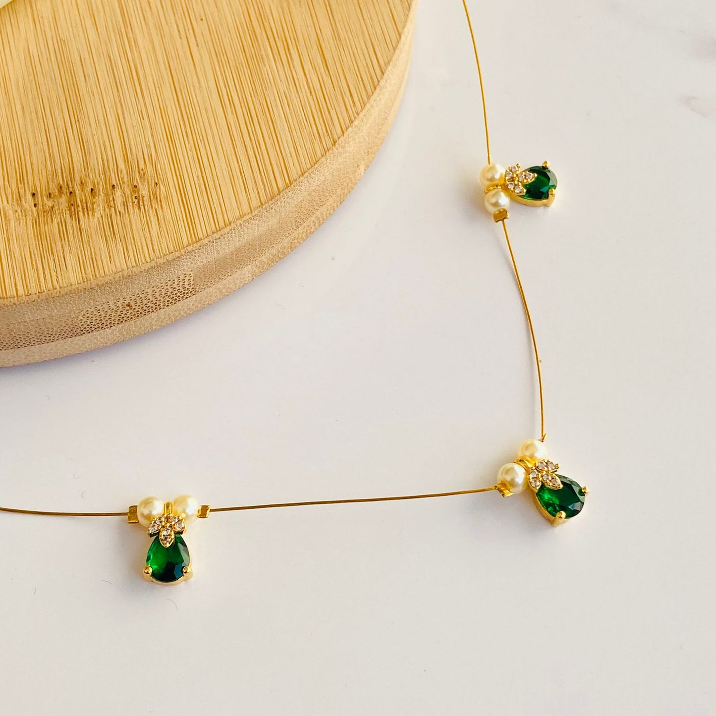 Emerald Abha Invisible Chain Choker Necklace