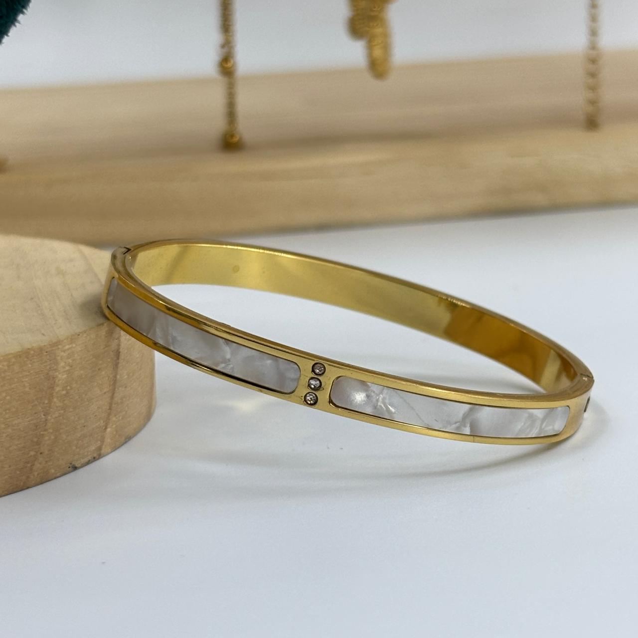 Ivory Glow Bracelet