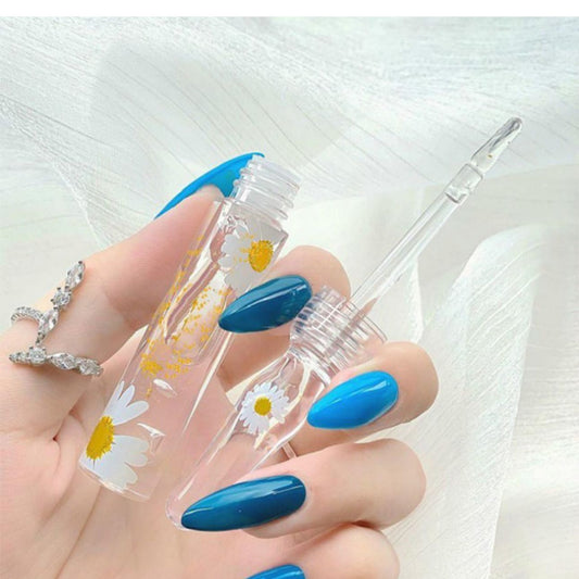 Daisy Moisturising Lip Shiner and Plumping Lip Gloss Combo