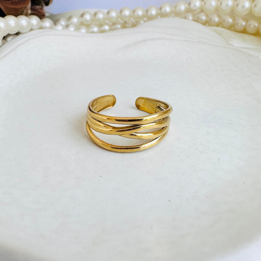 Sia 18K Cross Layered Ring •
