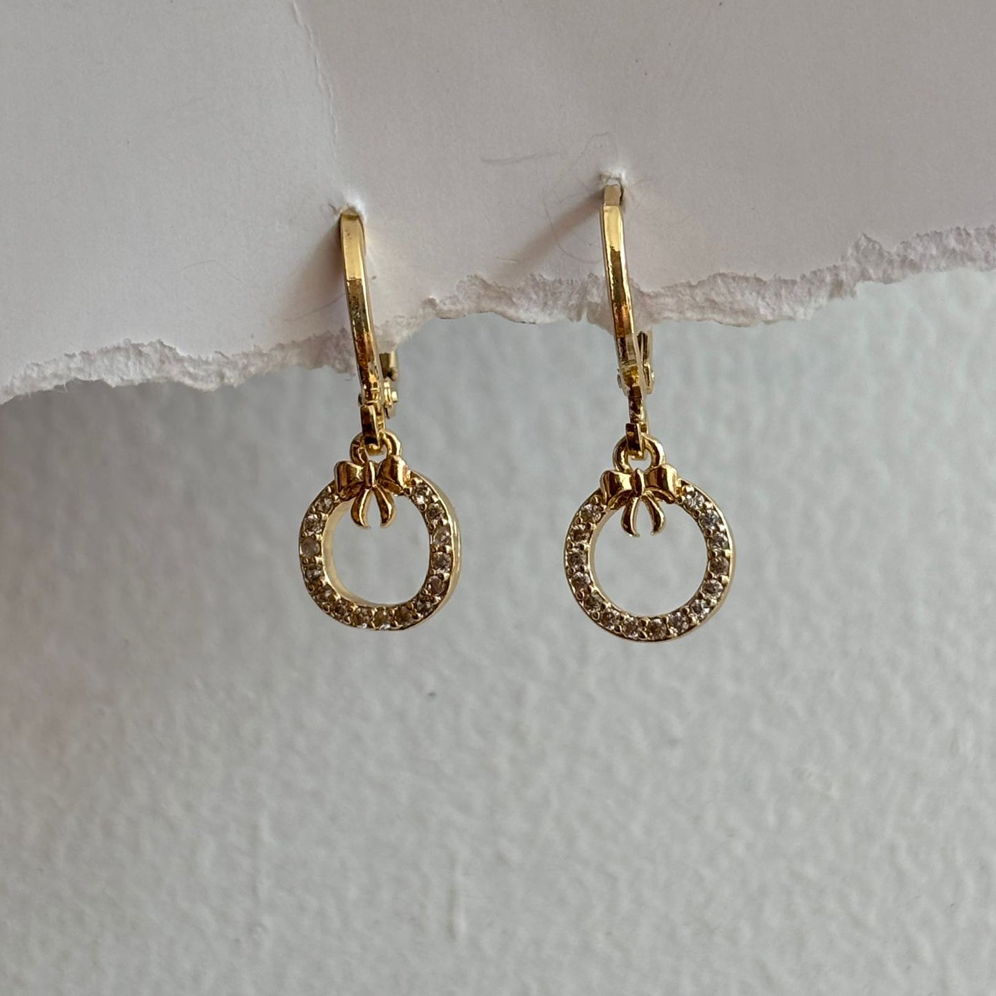 Bow Circy Huggies Earrings