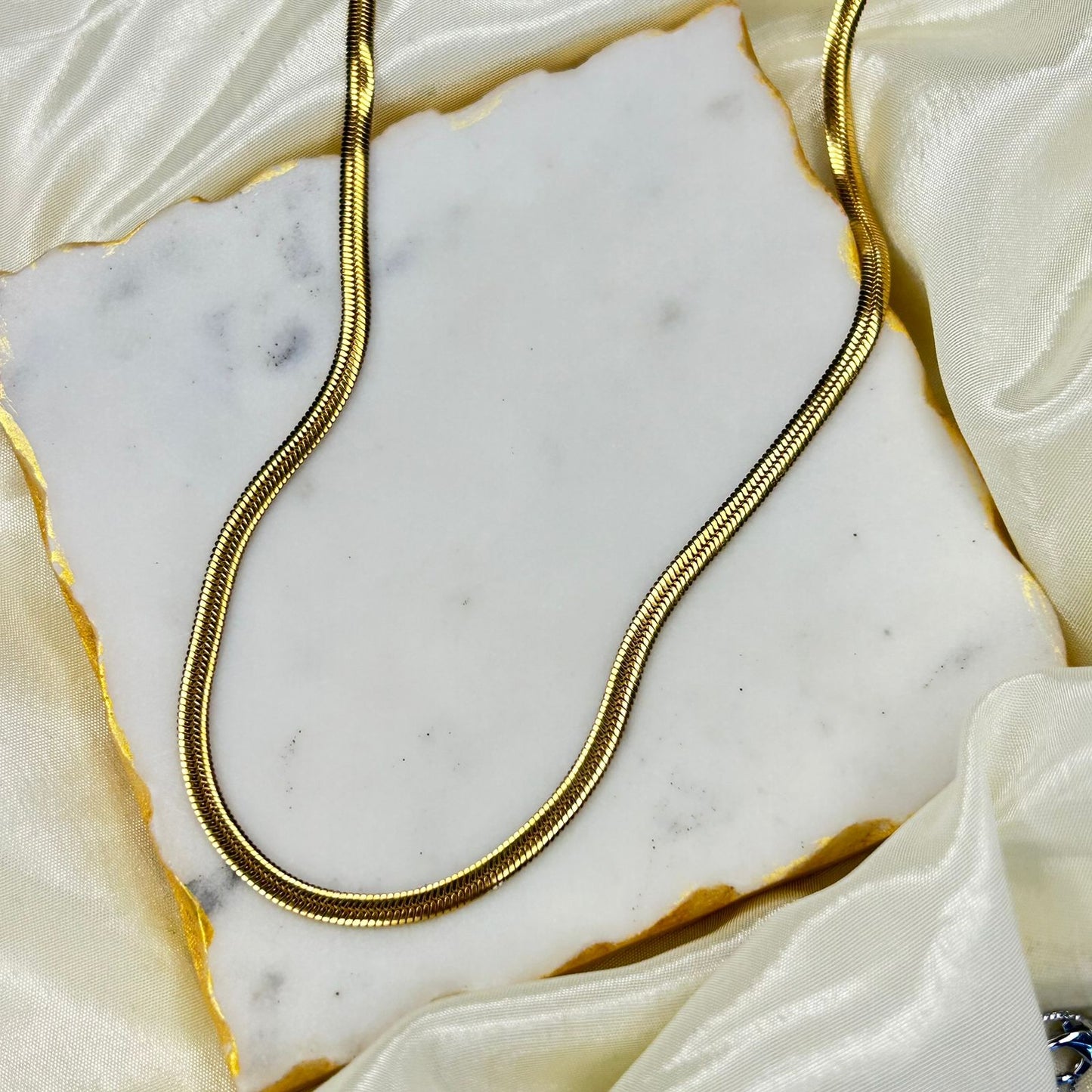 Sleek Viper Chain