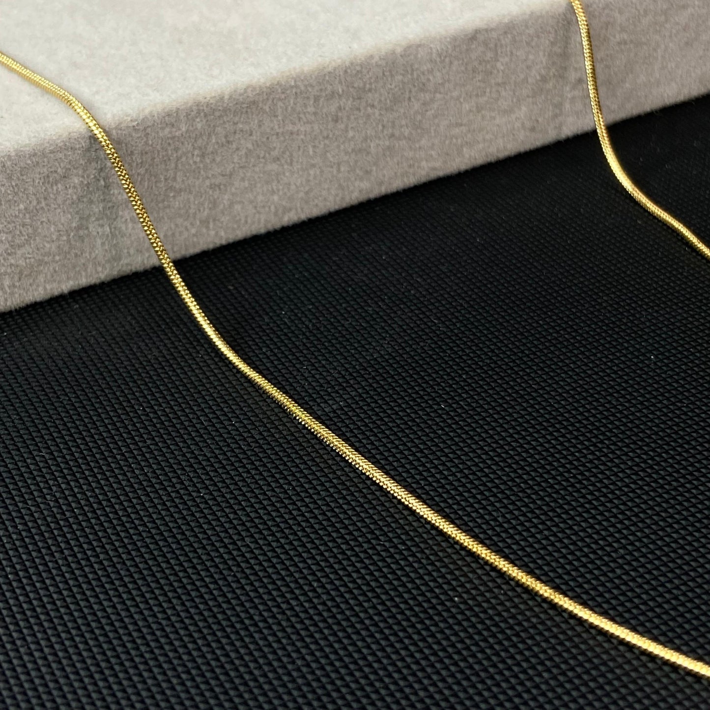 Sleek 18K Gold Plated Snake Men’s Chain 1.5mm