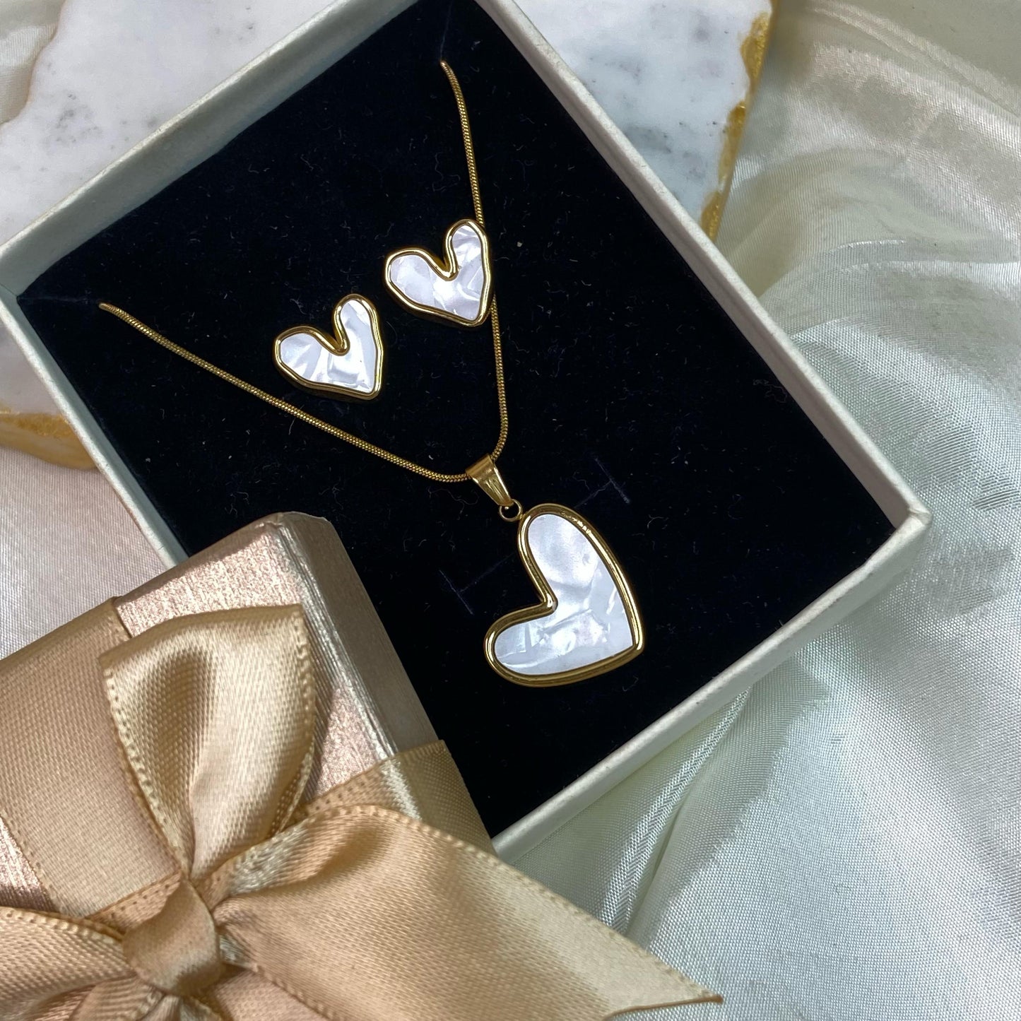 Resin Heart Jewelry Set ( Necklace+ Earrings)