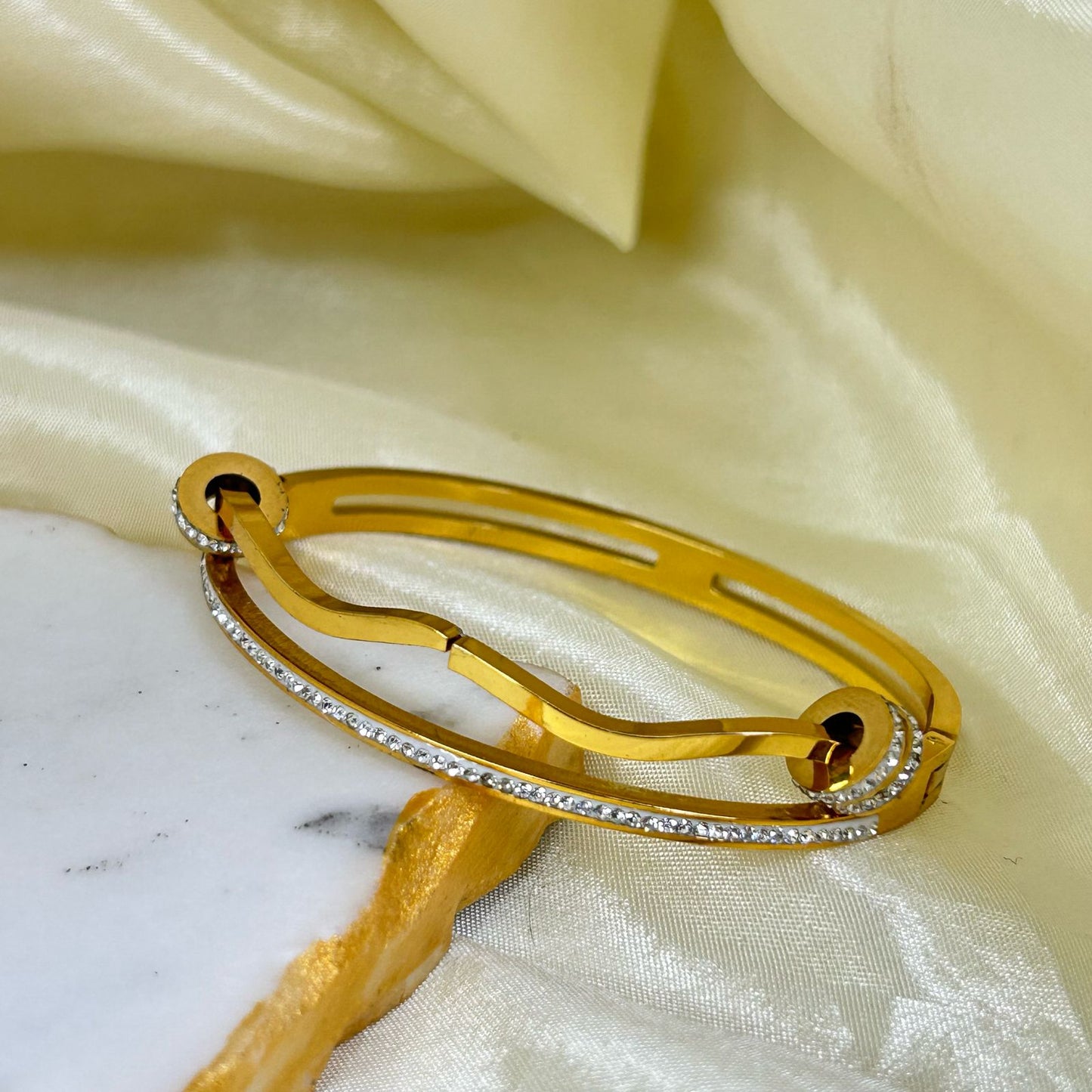 Nova Bracelet ( Small - 2.2-2.4)