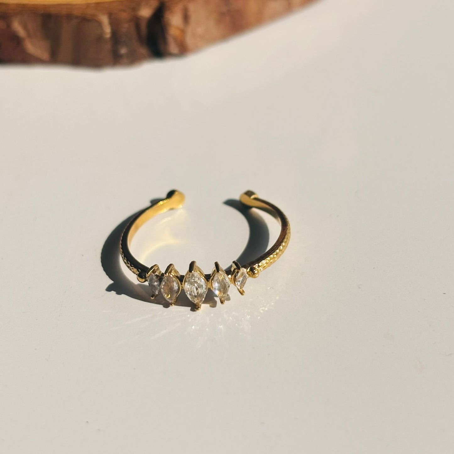 Amanda Ring •