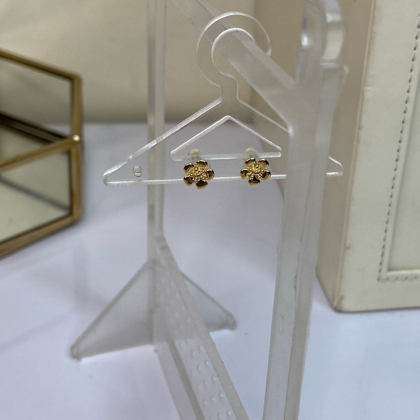 Dainty Daisy Studs
