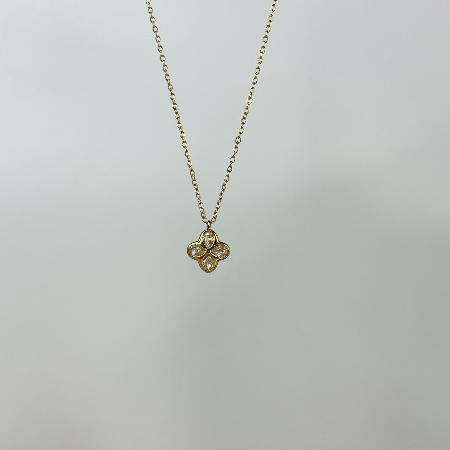 Clowra Minimal Necklace