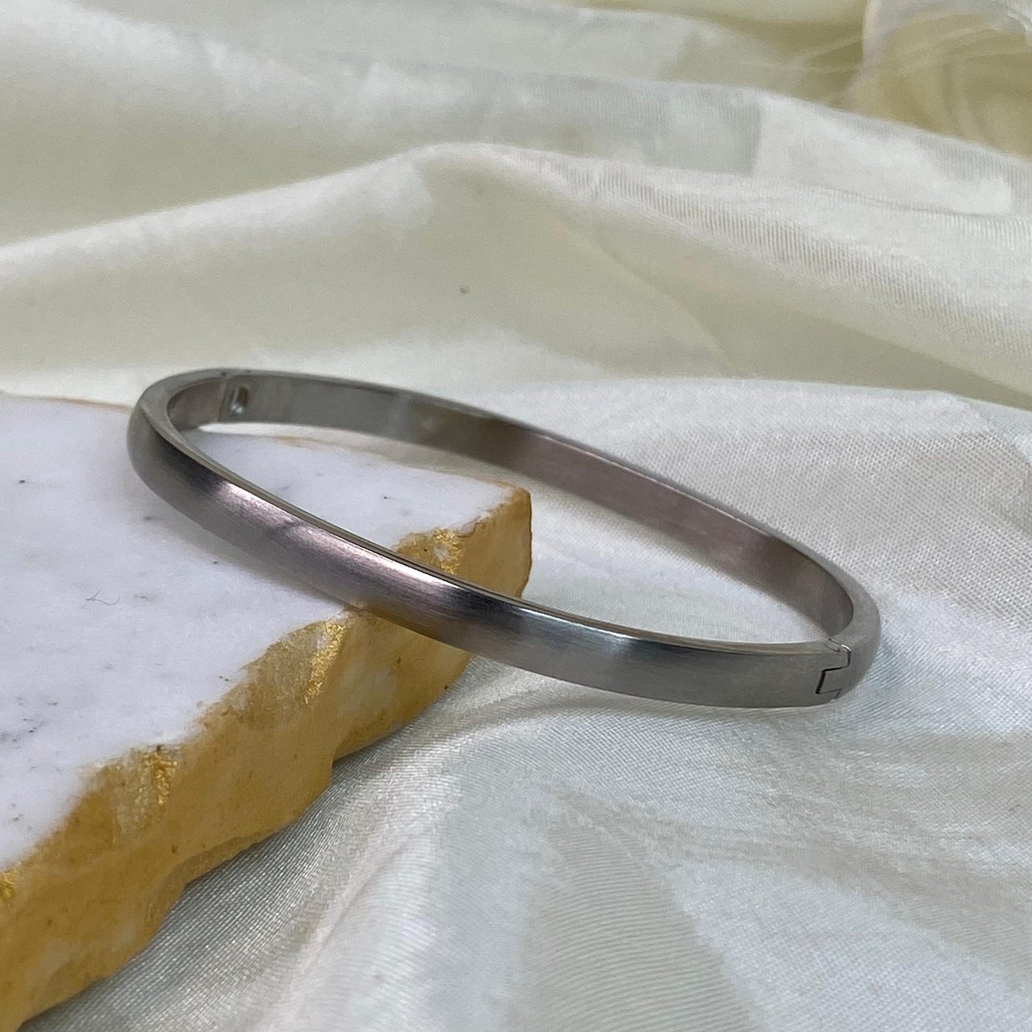 Metallic Classic Bracelet ( Small- 2.2-2.4 size)