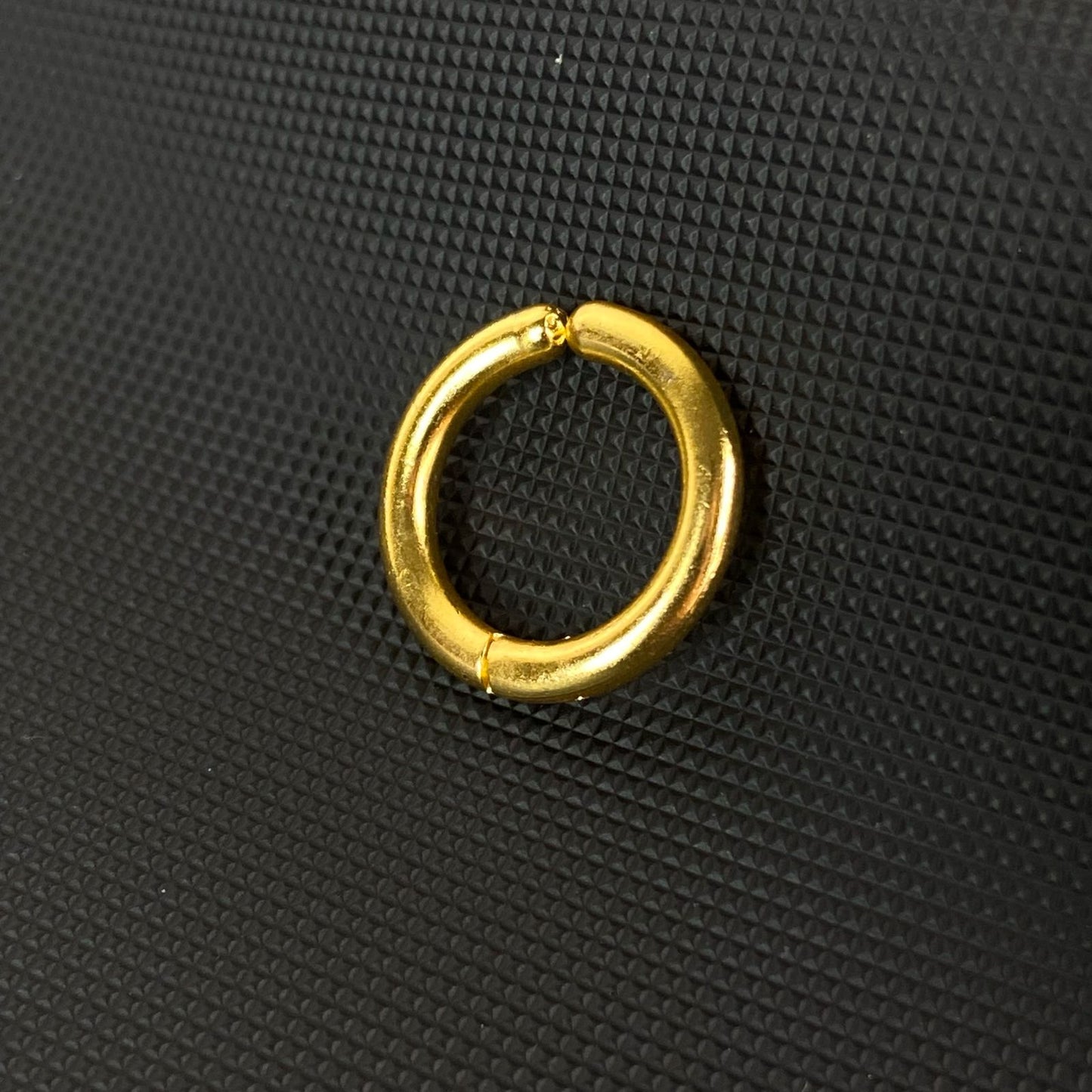 Plain Gold Men's Earring (Non-piercing)