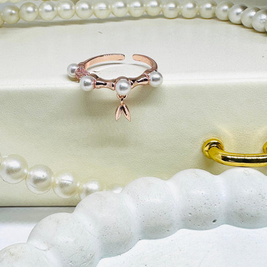 Pearl Hanging Minimal Ring