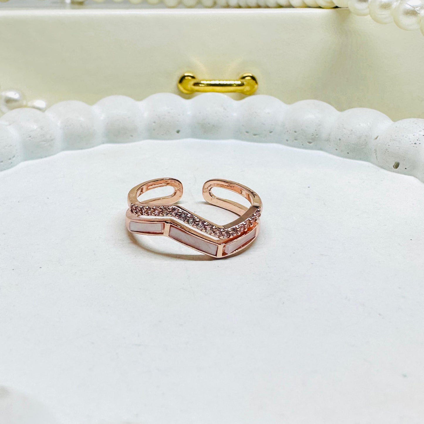 Minimal 9 to 5 Ring