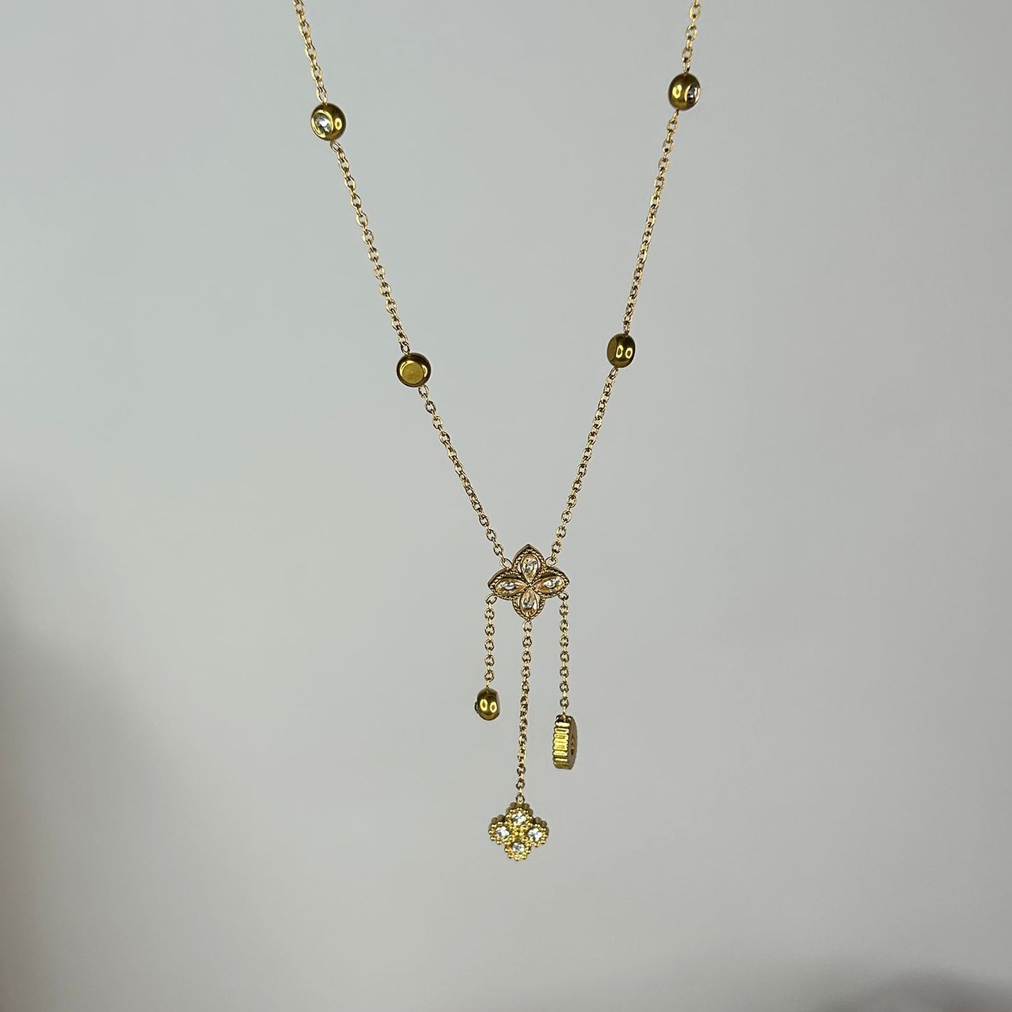 Clowra Necklace