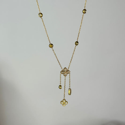 Clowra Necklace