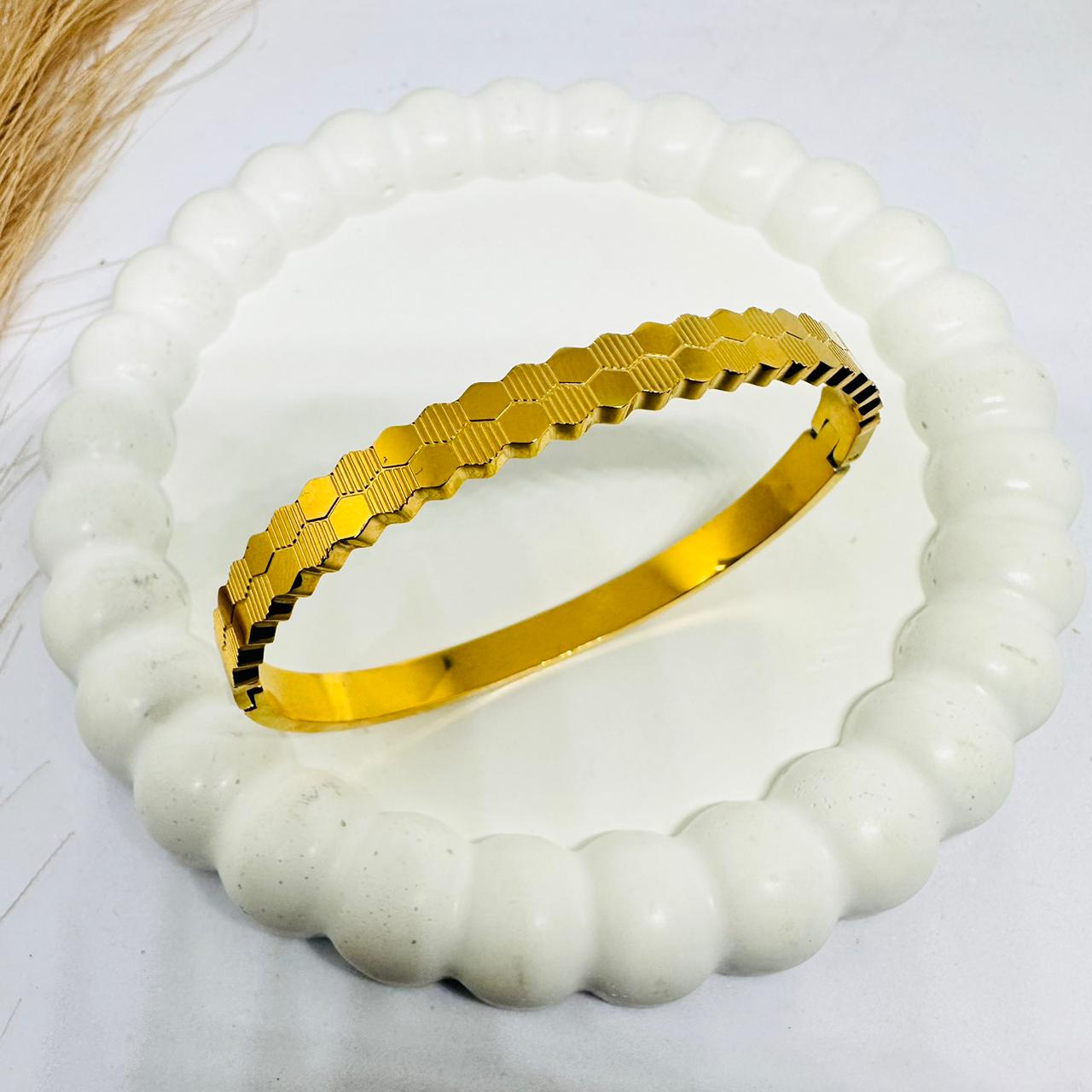anti tarnish rose gold bracelet wave bracelet adjustable anti tarnish jewelry korean bracelet daily wear bracelet minimal bracelet round statement gold plated daily wear bracelets 18k gold plated celebrity bracelets golden bracelets golden chunky bracelet band bracelet diamond bracelet lavender jewels lavender jewelry lavender official