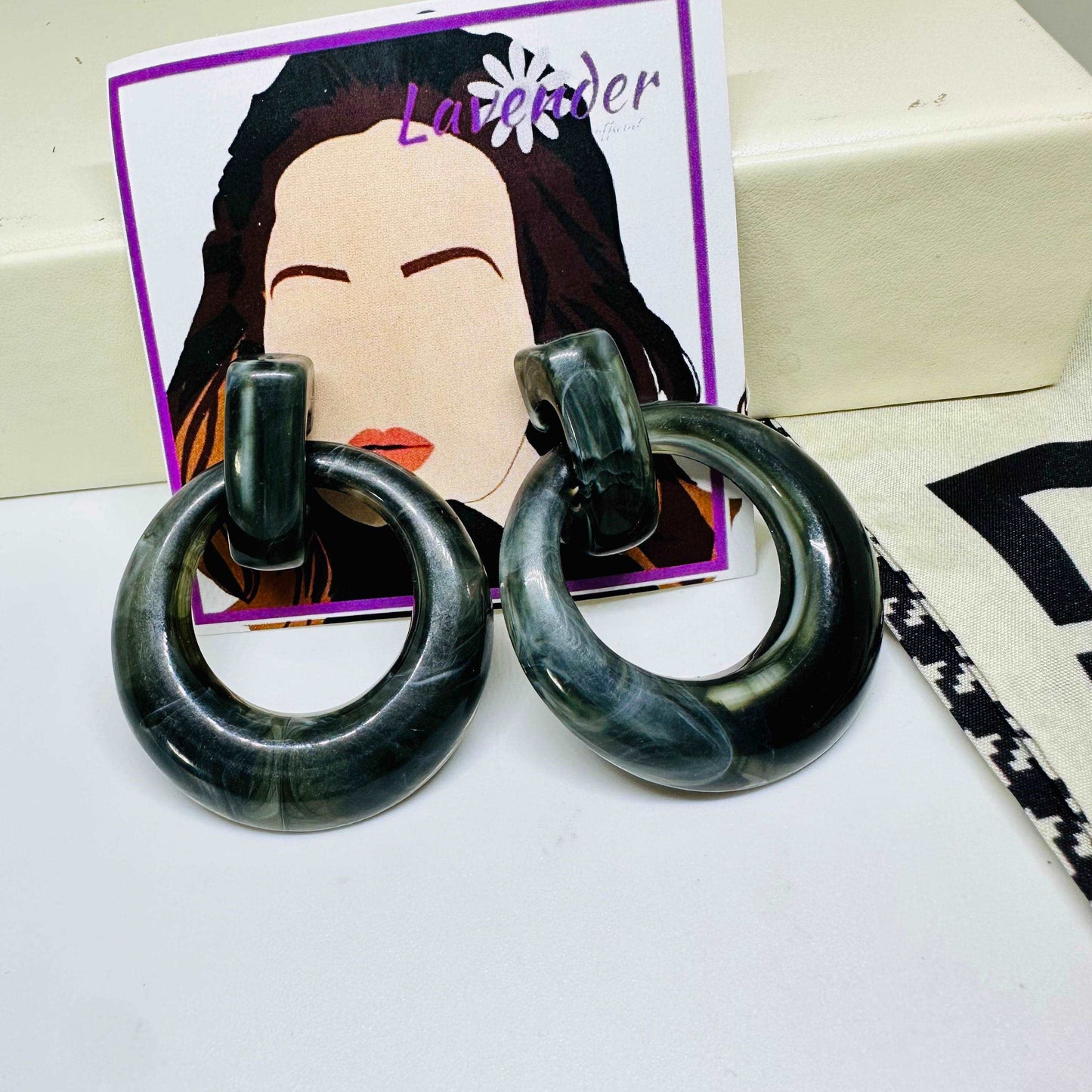 Dark Grey Chic Earrings