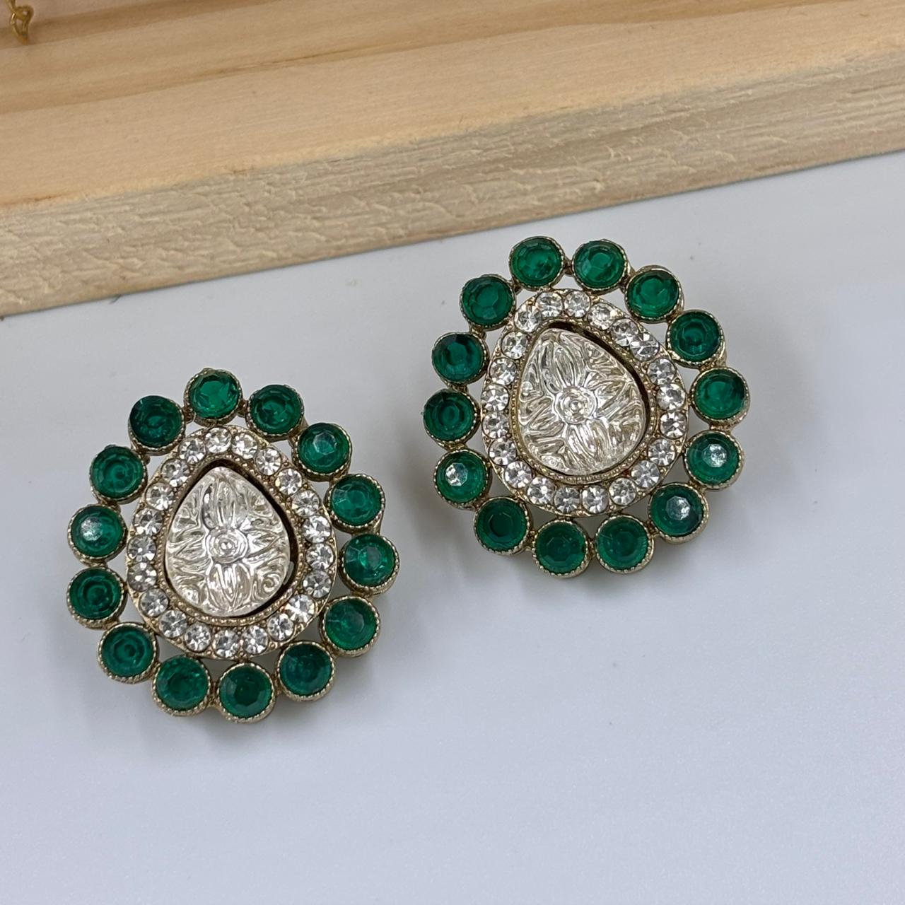 Noor Moisanite Stud Earrings (Emerald)