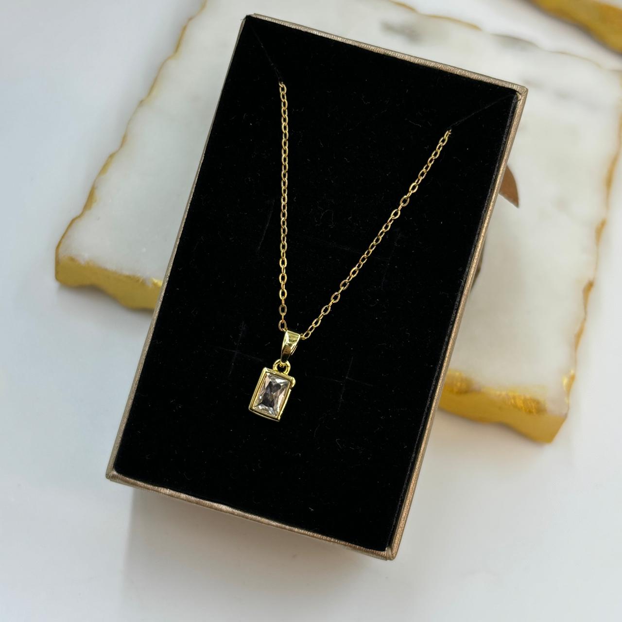 Dainty Octo Necklace ( Gold )