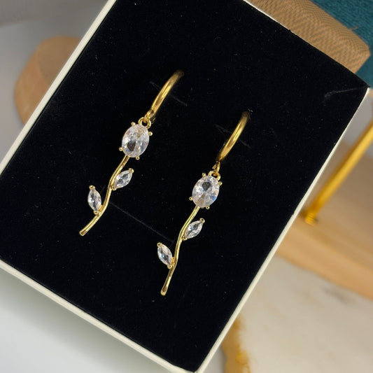 Tulip Cinderella Earrings (white)