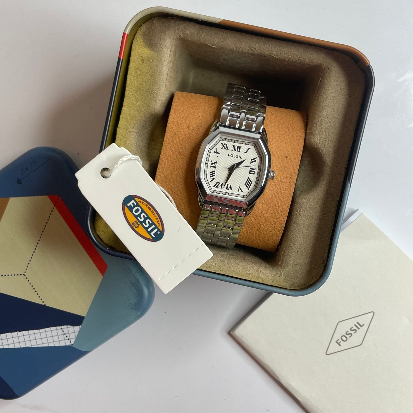 Vintage Fossil Watch (Silver with White Dial)