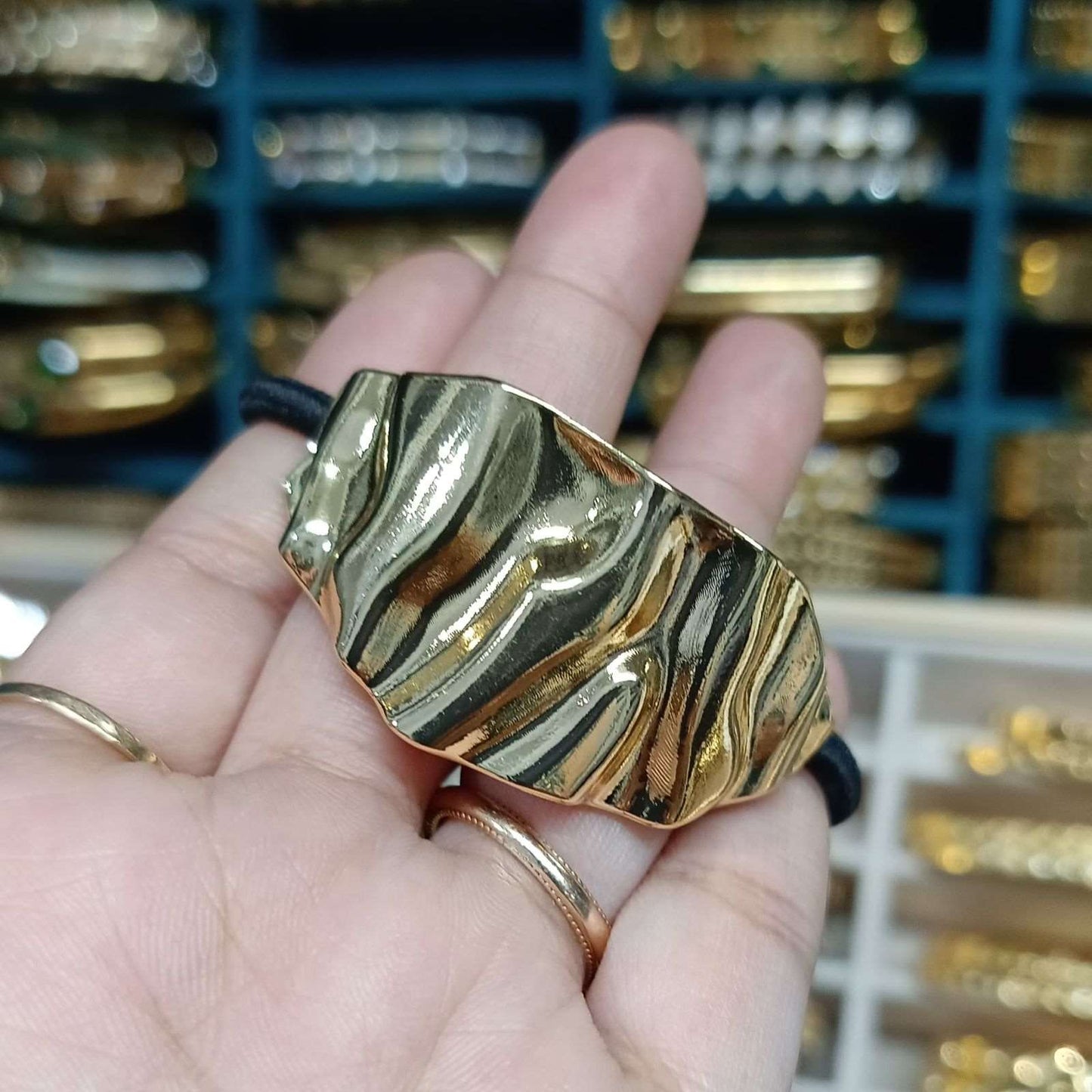 Crushed Hair Cuff Tie