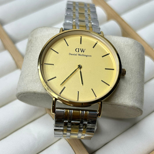 DW 32 mm Round Chain Watch 02