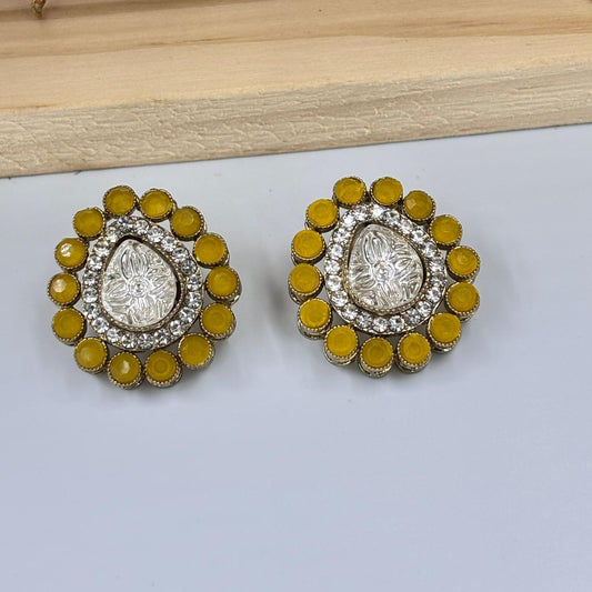 Noor Moisanite Stud Earrings (Yellow)