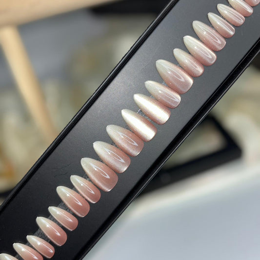 Ombré Cat Eye Nails 07