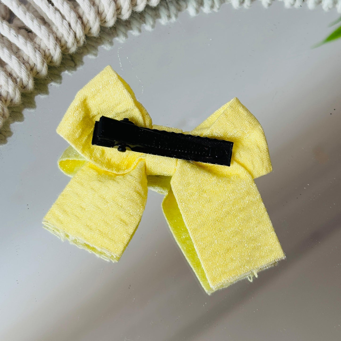 Tissue Small Bow Clip
