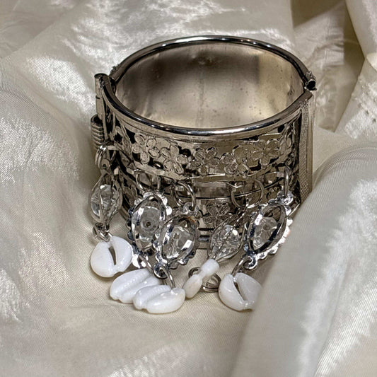 Dual Side Rhinestone Cowry Drops Openable Bracelet
