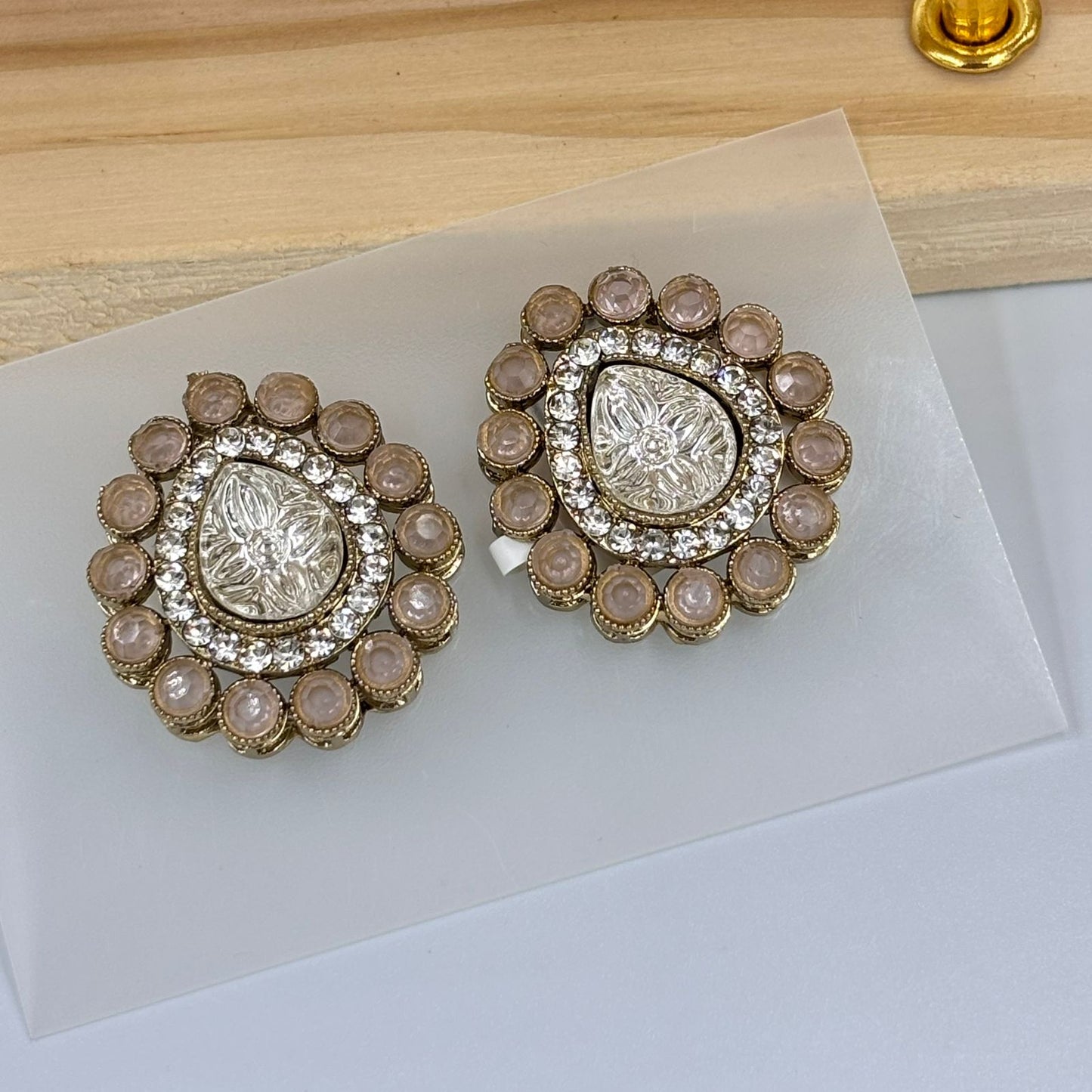 Noor Moisanite Stud Earrings (Beige)